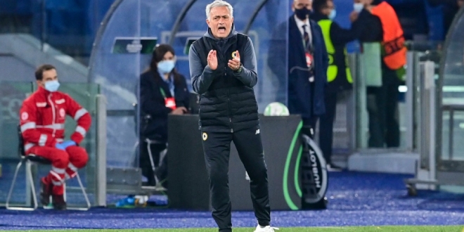 Nem elégedett a játékvezetéssel Jose Mourinho